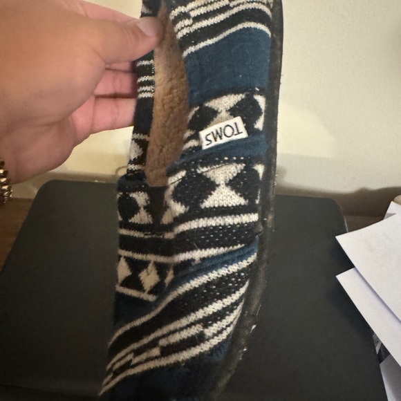 Toms Aztec Print Slip Ons - Picture 4 of 5